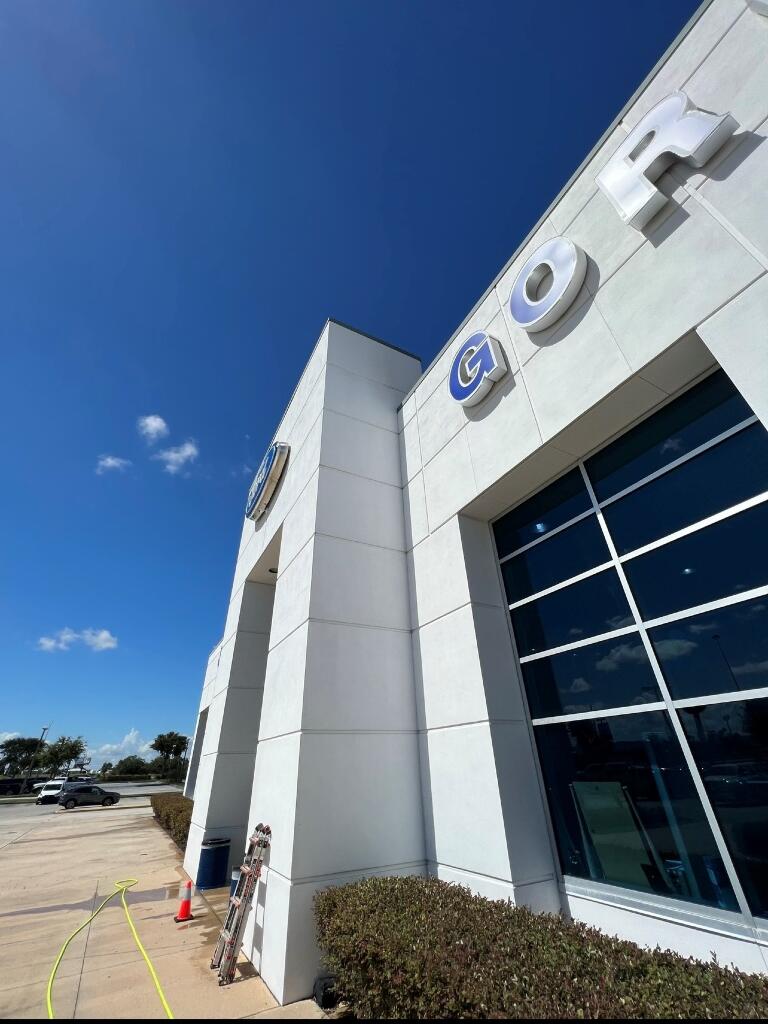 Commercial Pressure Washing